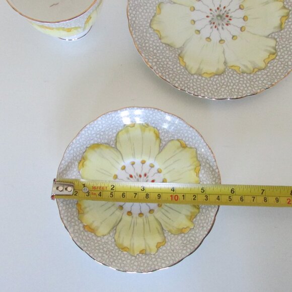 Vintage Tuscan Teacup trio set, Yellow Flower (Lot 1) SMALL CRACK & MARK - Picture 14 of 15